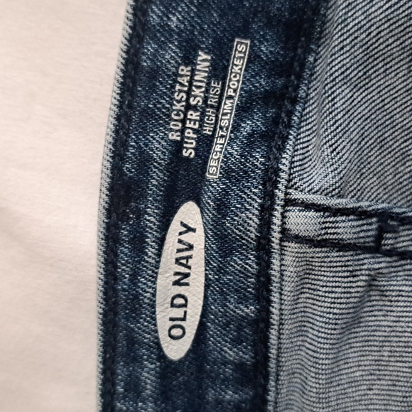 Old Navy Super Skinny High Rise Jeans - Picture 3 of 4
